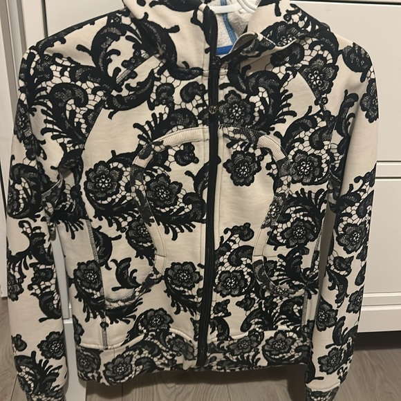 Lululemon black and white floral scuba - Picture 3 of 6
